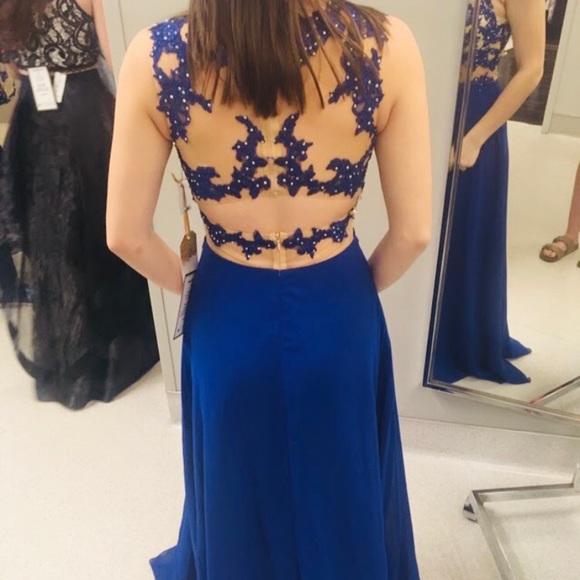 Gorgeous Prom Dress!! - Picture 3 of 5